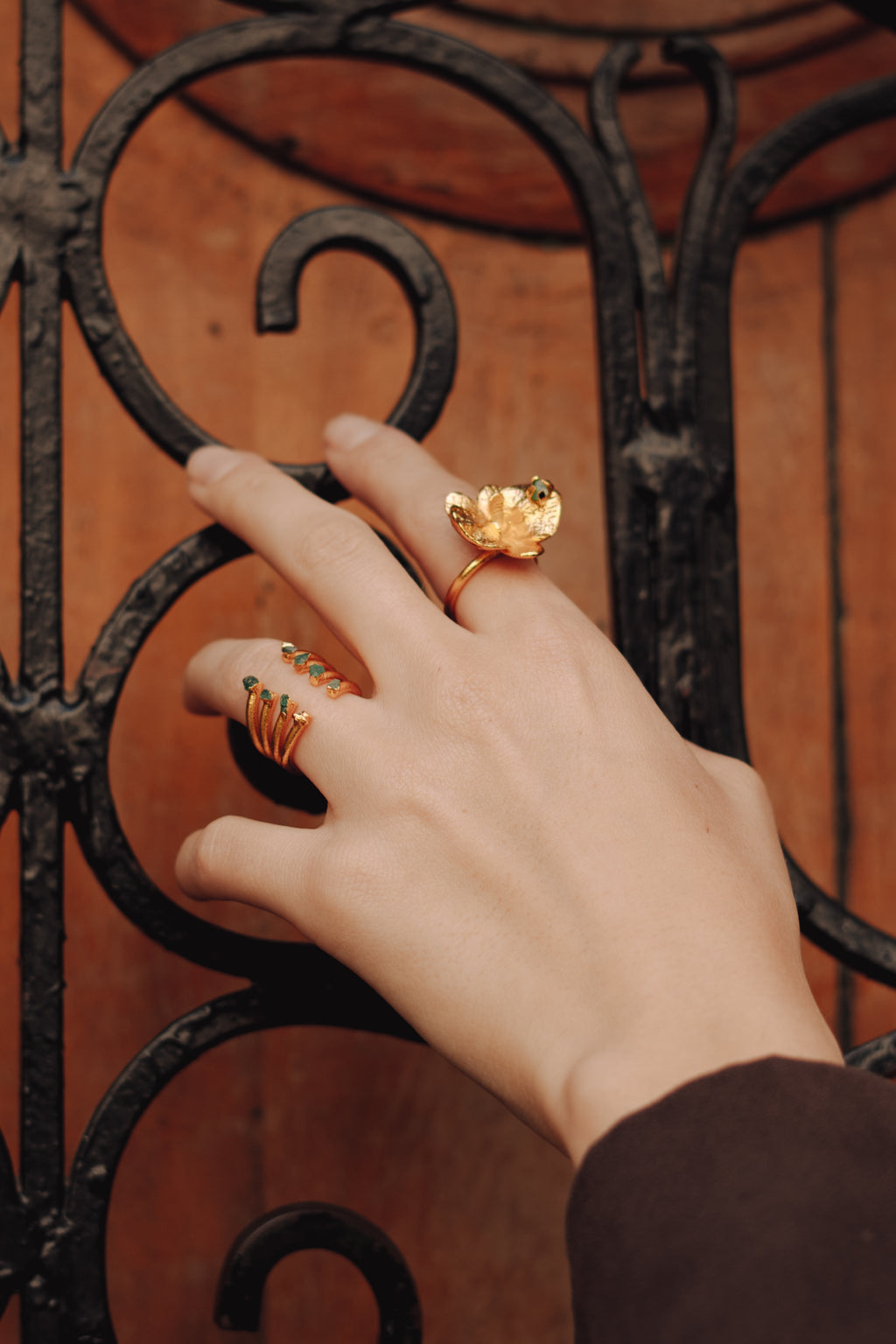 Anillo Raíz - esmeralda