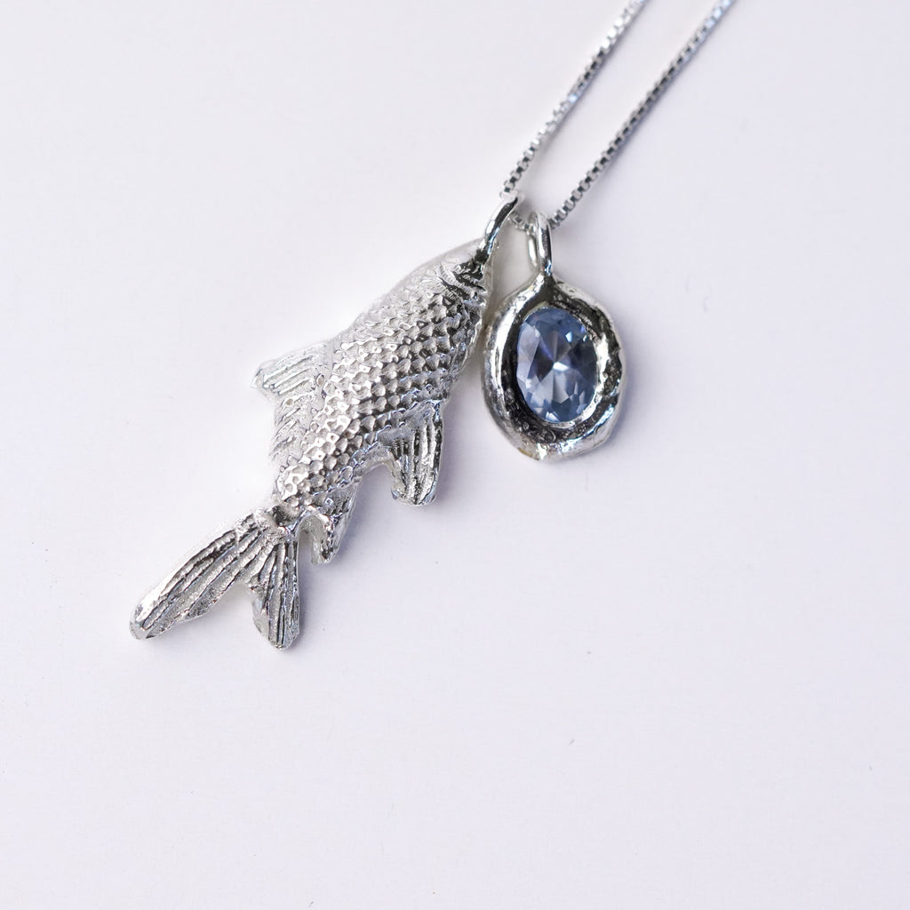 Collar pez plata