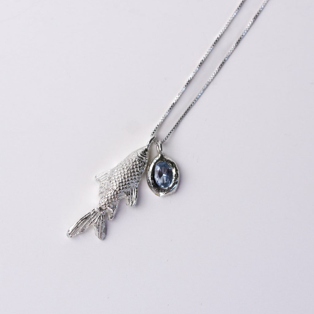 Collar pez plata