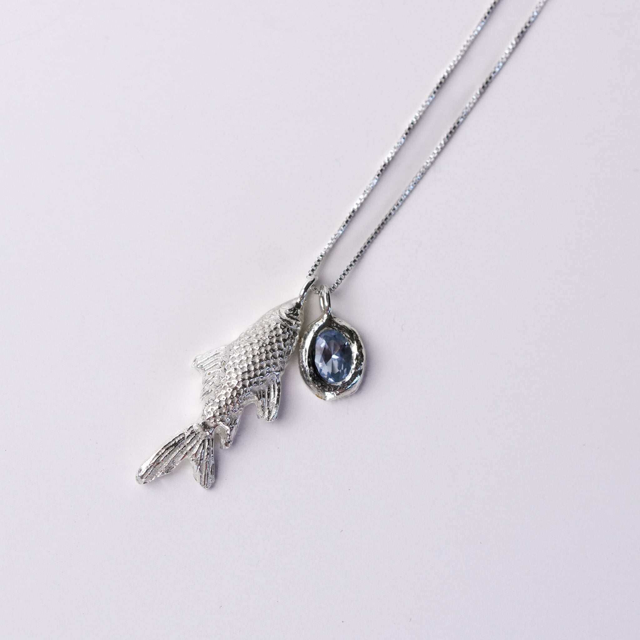 Collar pez plata