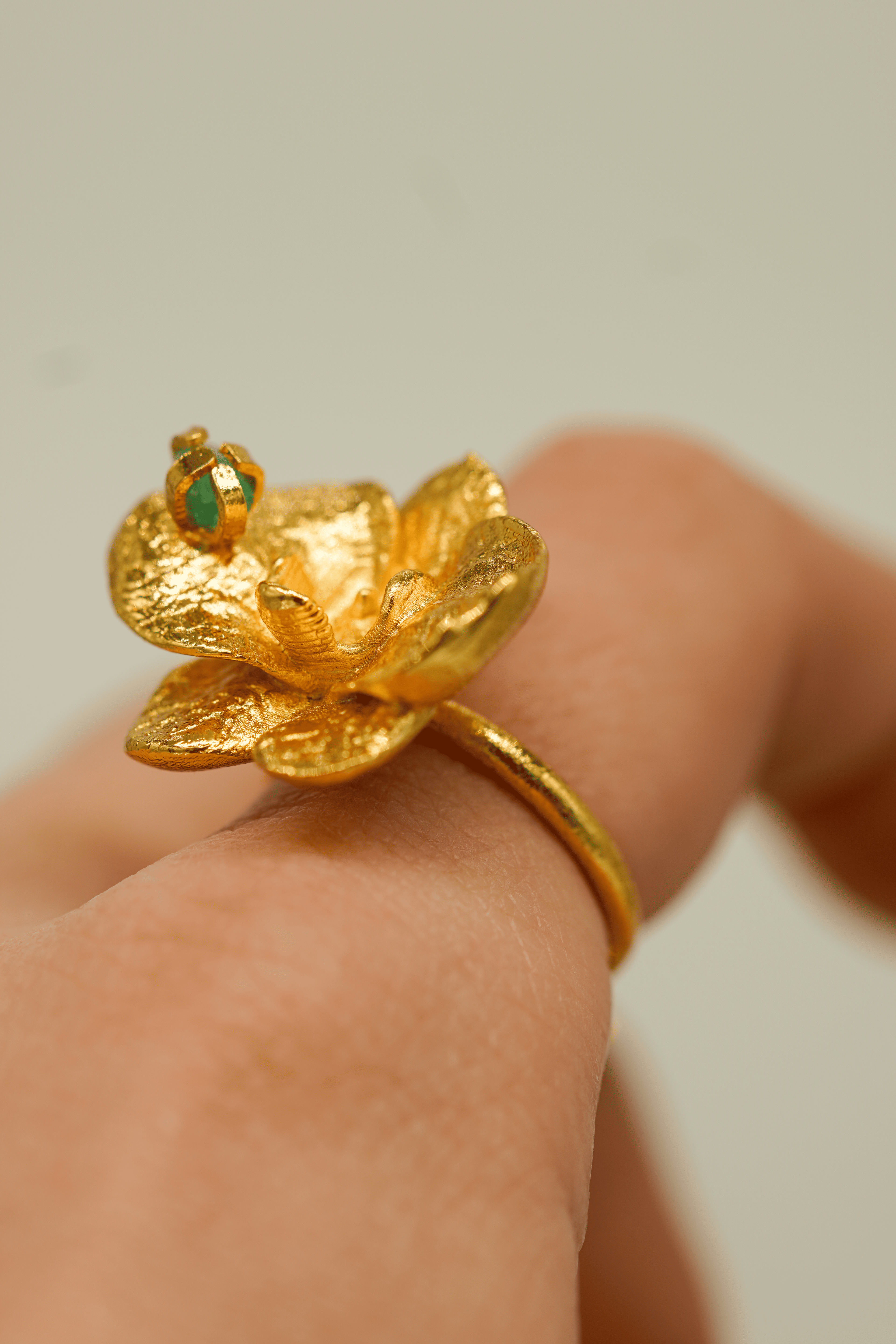 Anillo Orquídea - esmeralda
