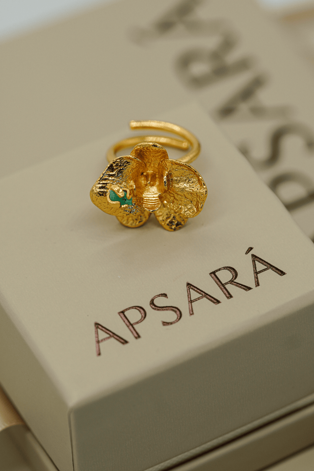 Anillo Orquídea - esmeralda