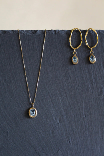 Conjunto Aros Mera + Collar Gaia