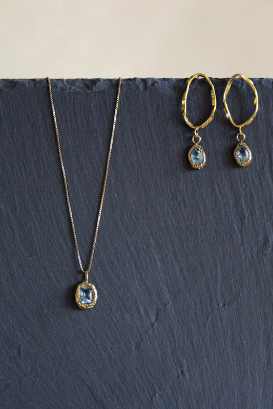 Conjunto Aros Mera + Collar Gaia