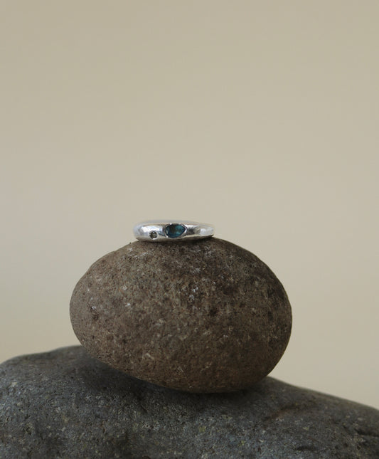 Anillo dos piedras